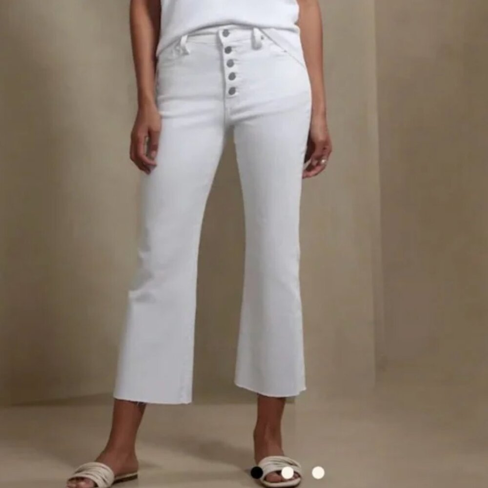 Banana Republic White Cropped Bootcut Jeans Frayed Hem Size 30/10